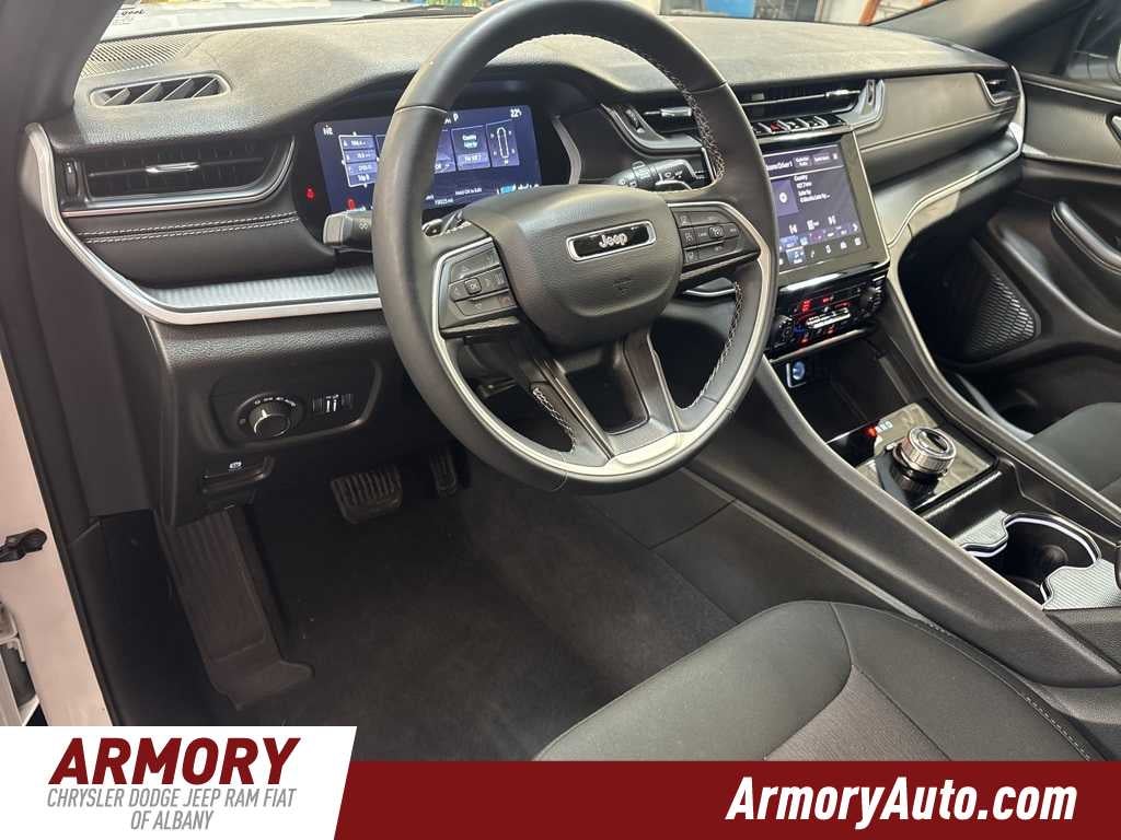 2025 Jeep Grand Cherokee Laredo X