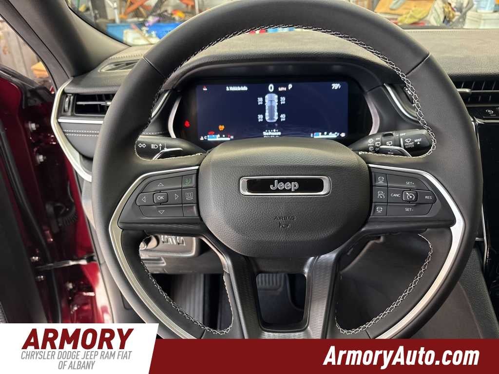 2025 Jeep Grand Cherokee Laredo