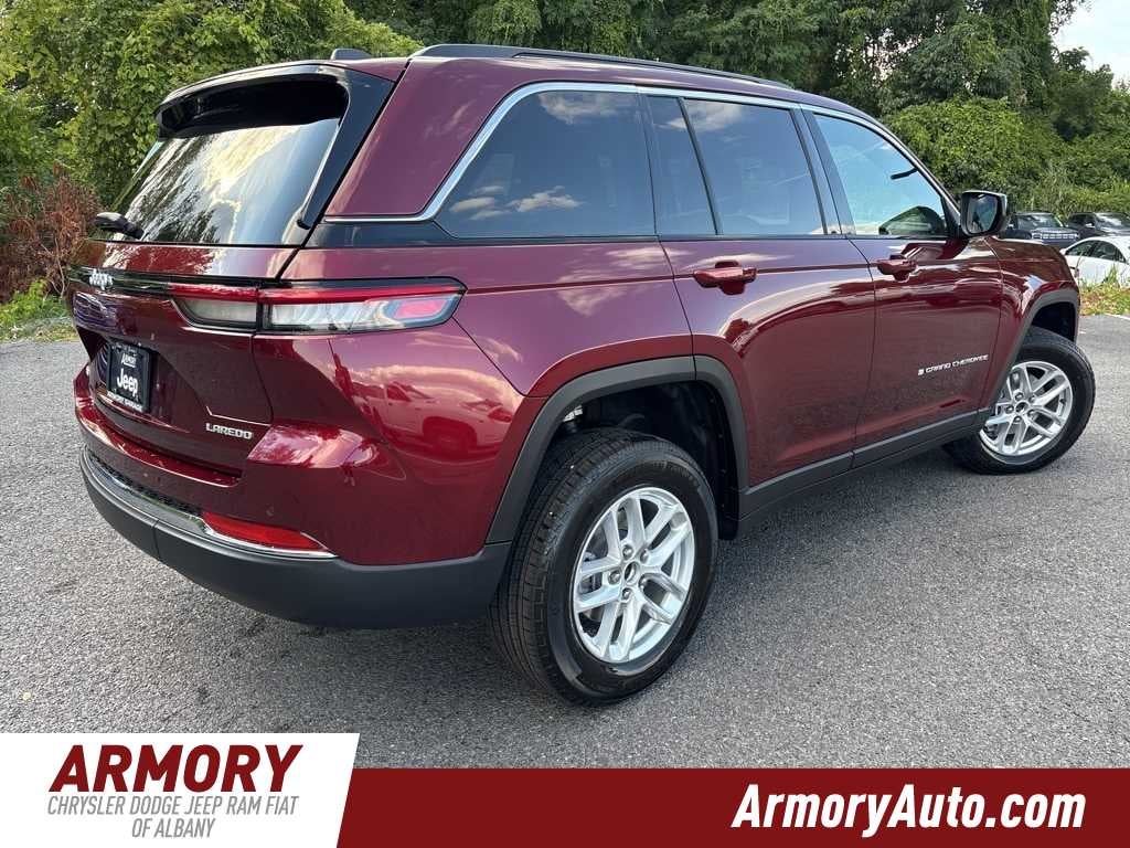 2025 Jeep Grand Cherokee Laredo