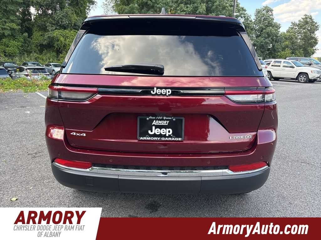 2025 Jeep Grand Cherokee Laredo