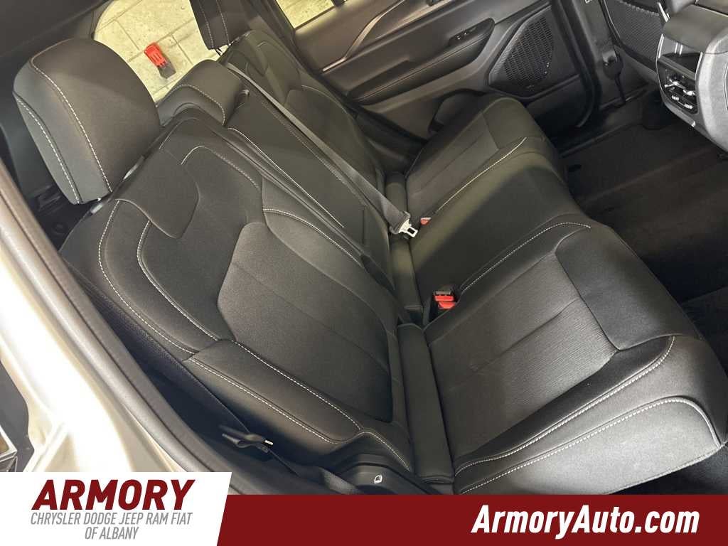 2025 Jeep Grand Cherokee Laredo X