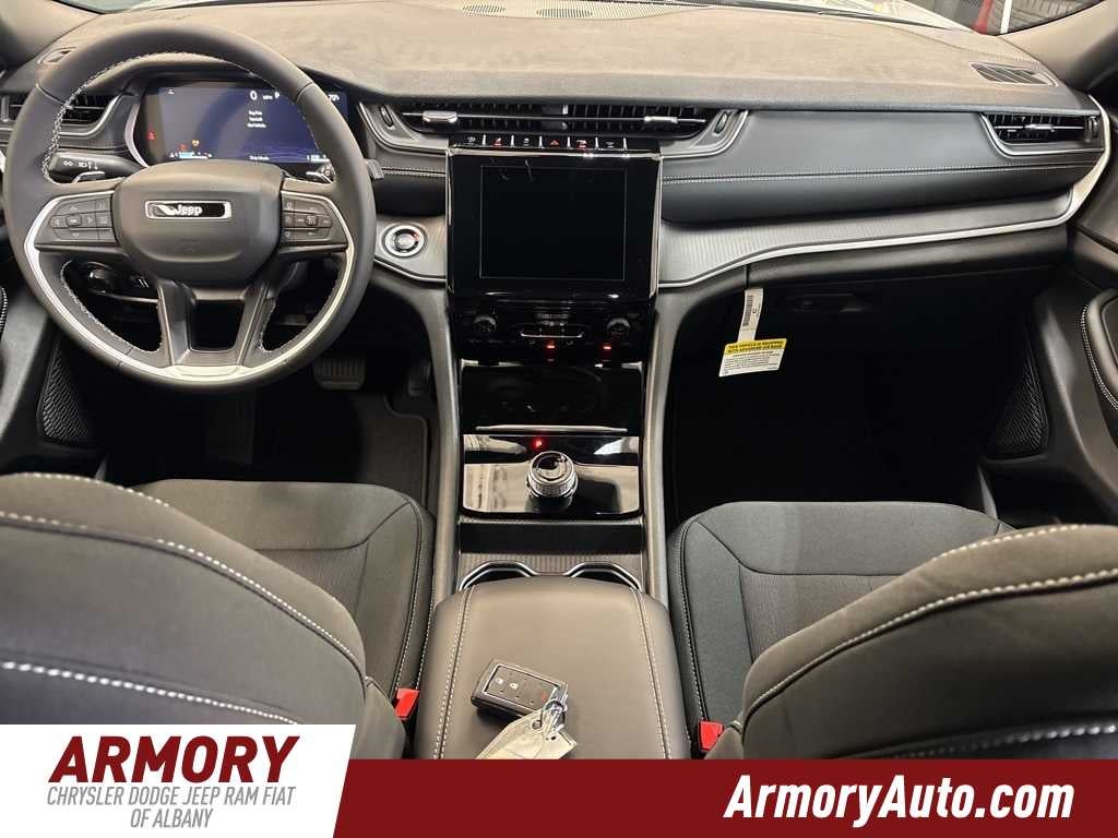 2025 Jeep Grand Cherokee Laredo X