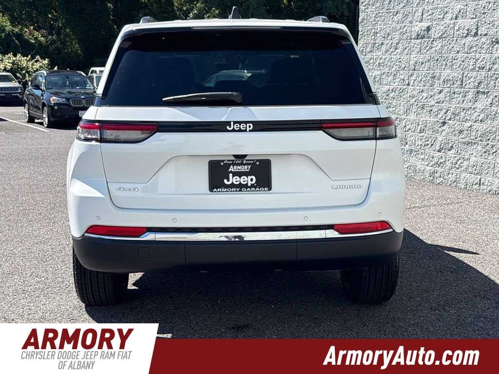 2027 Jeep Grand Cherokee Laredo X
