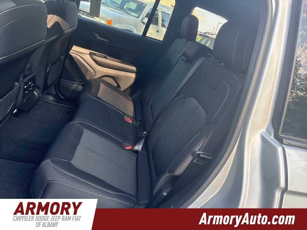 2025 Jeep Grand Cherokee Laredo X