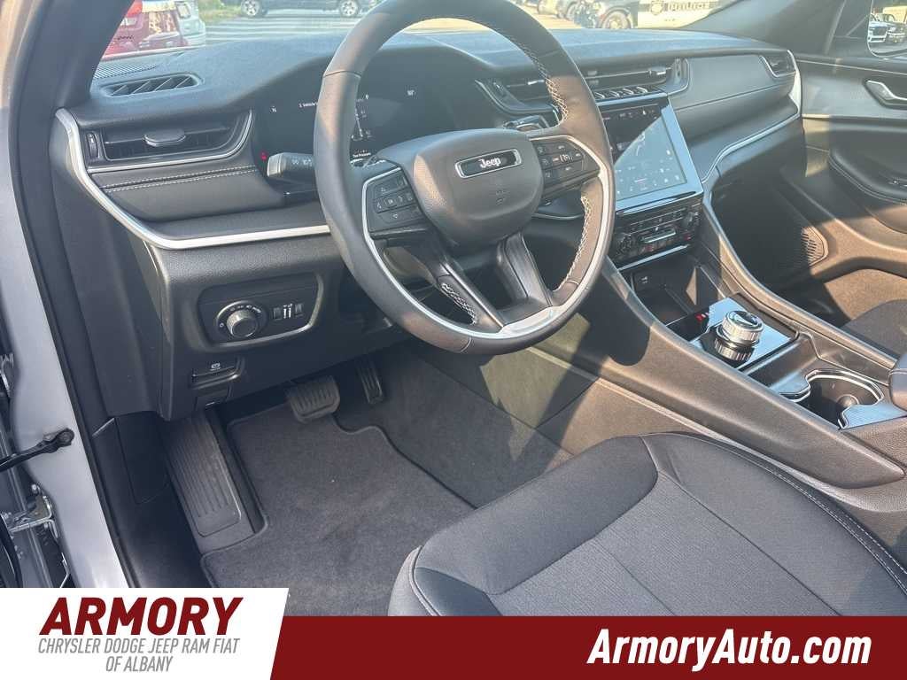 2025 Jeep Grand Cherokee Laredo X