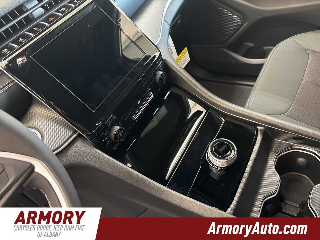 2025 Jeep Grand Cherokee Laredo X