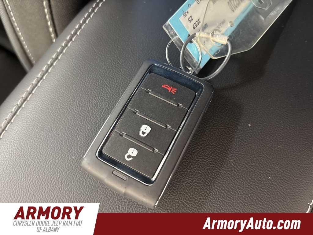 2025 Jeep Grand Cherokee Laredo X