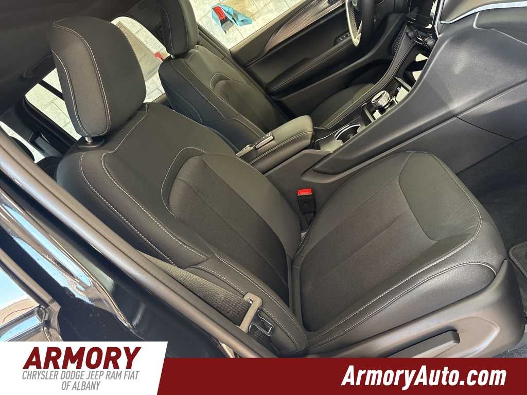 2025 Jeep Grand Cherokee Laredo X