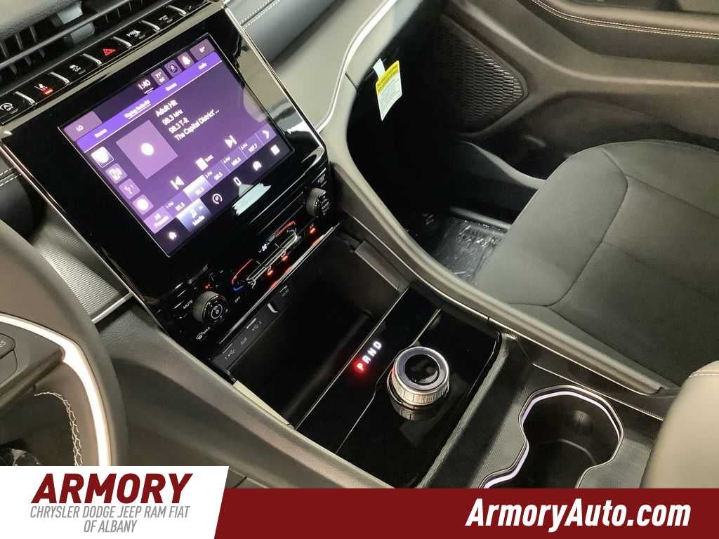 2026 Jeep Grand Cherokee Laredo