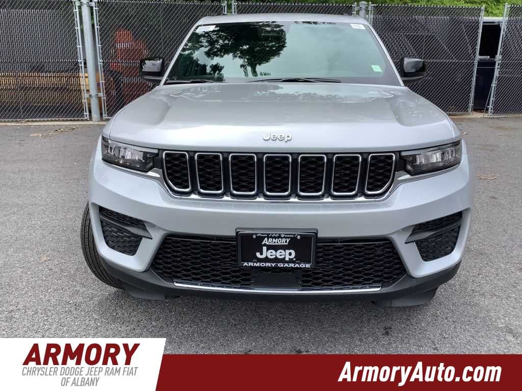 2026 Jeep Grand Cherokee Laredo