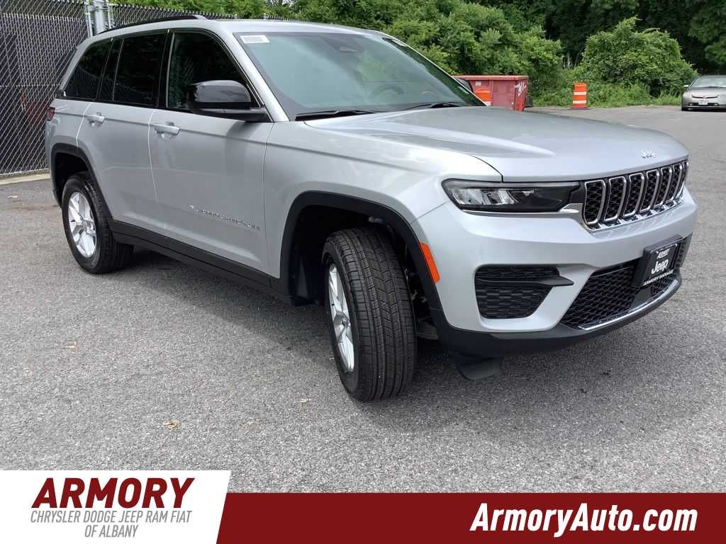 2026 Jeep Grand Cherokee Laredo