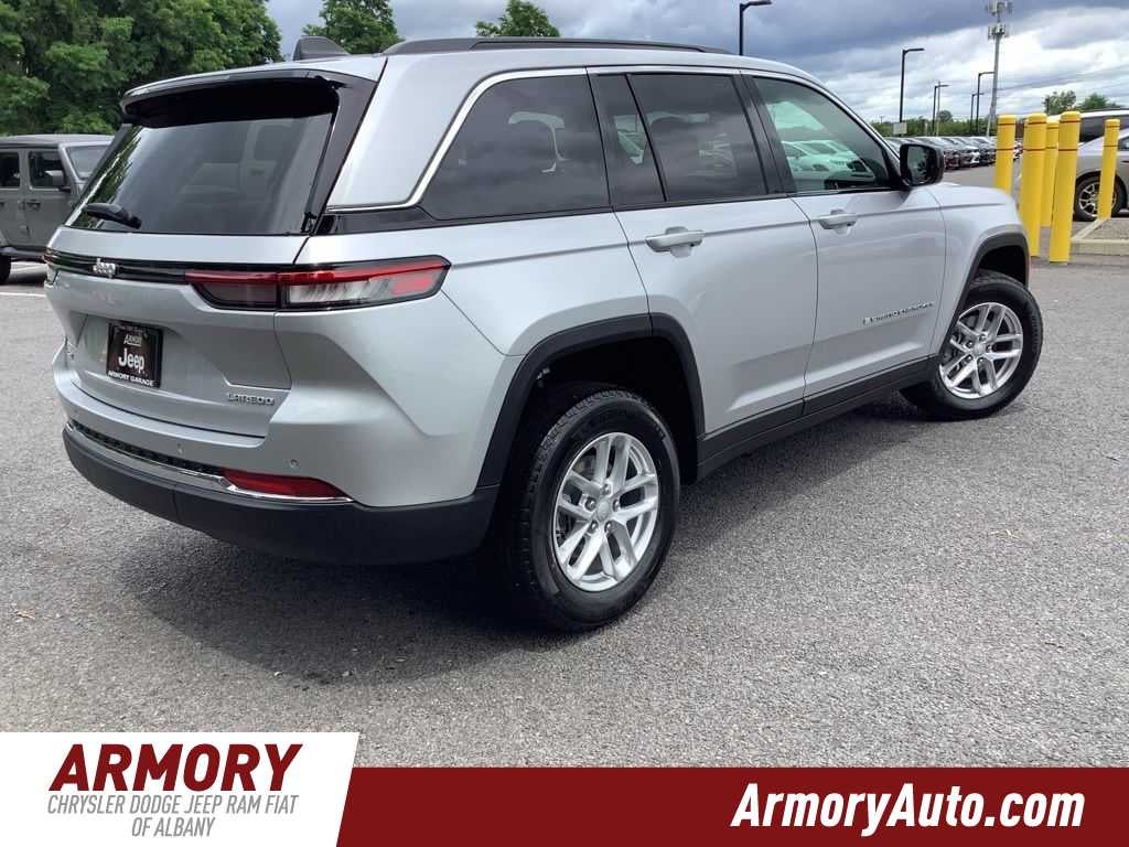 2026 Jeep Grand Cherokee Laredo