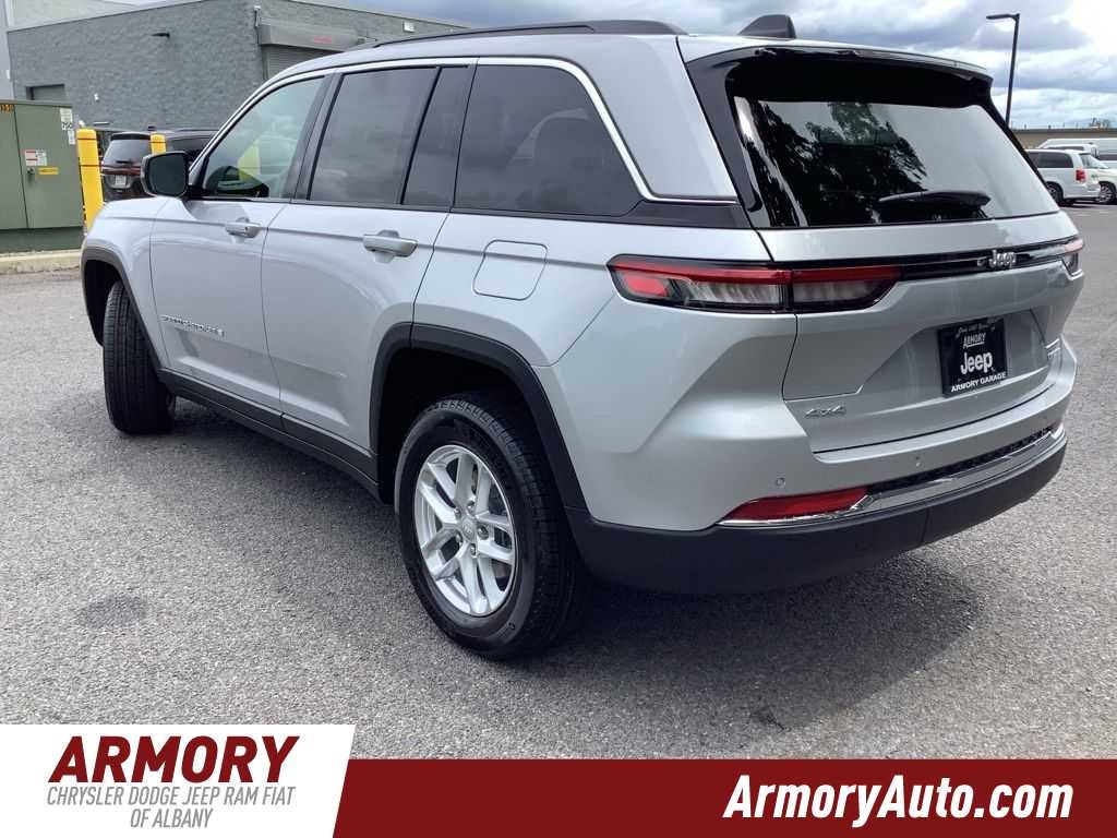 2026 Jeep Grand Cherokee Laredo