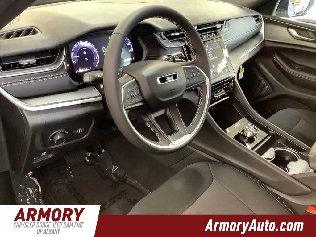 2026 Jeep Grand Cherokee Laredo