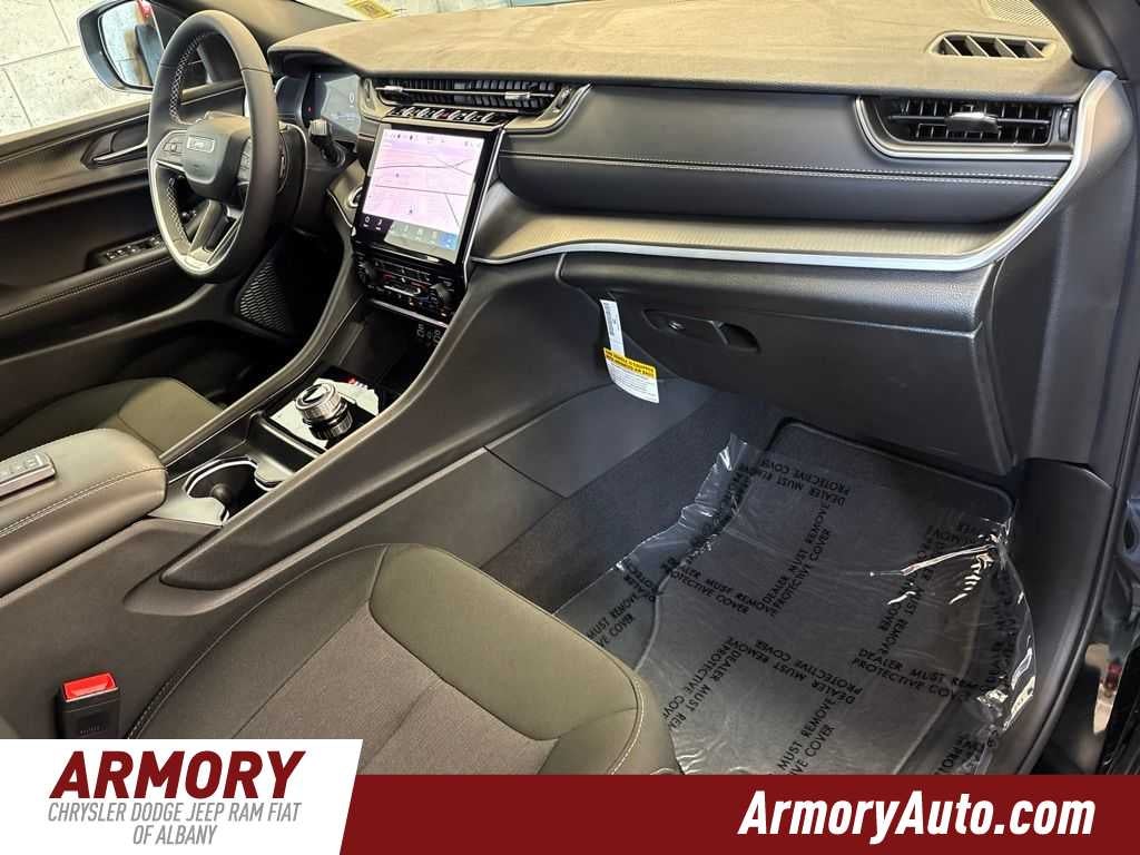 2027 Jeep Grand Cherokee Laredo X