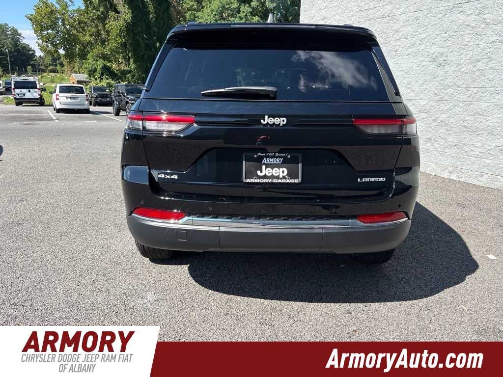 2027 Jeep Grand Cherokee Laredo X