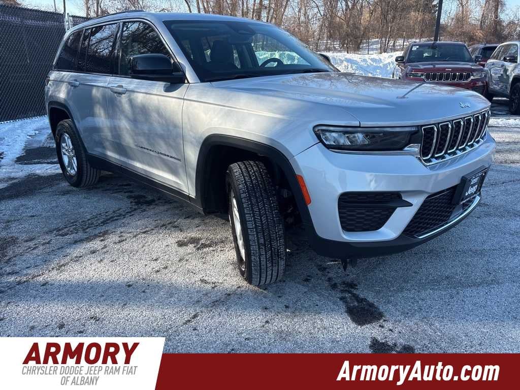 2023 Jeep Grand Cherokee Laredo