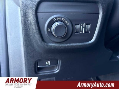 2027 Jeep Grand Cherokee Laredo Altitude