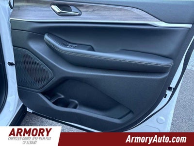 2027 Jeep Grand Cherokee Laredo Altitude