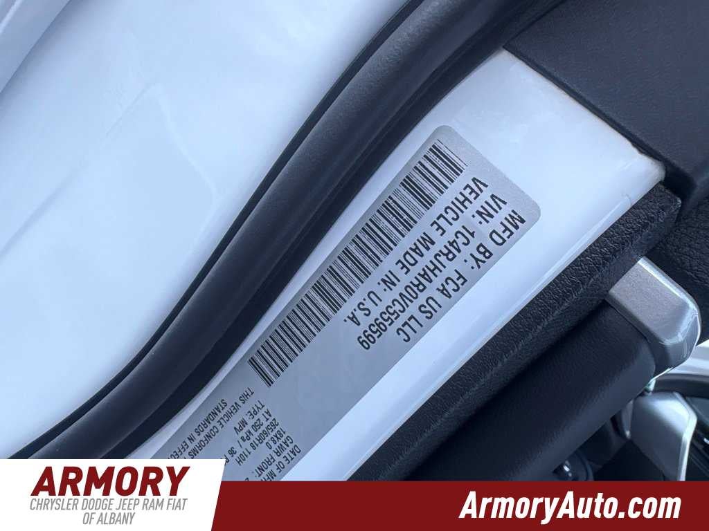 2027 Jeep Grand Cherokee Laredo Altitude