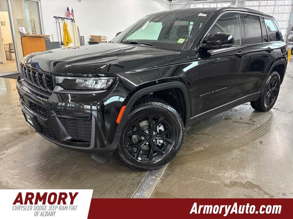 2026 Jeep Grand Cherokee Laredo Altitude