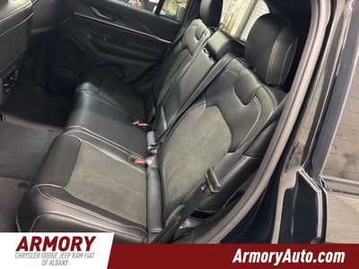 2026 Jeep Grand Cherokee Laredo Altitude