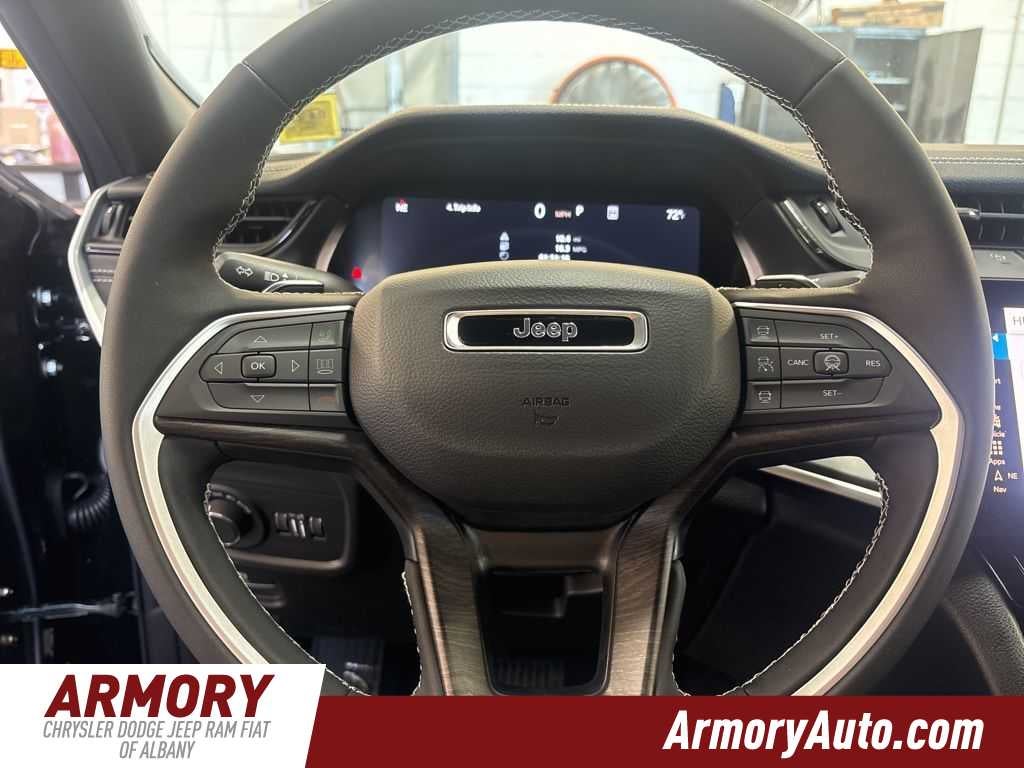 2026 Jeep Grand Cherokee Laredo Altitude