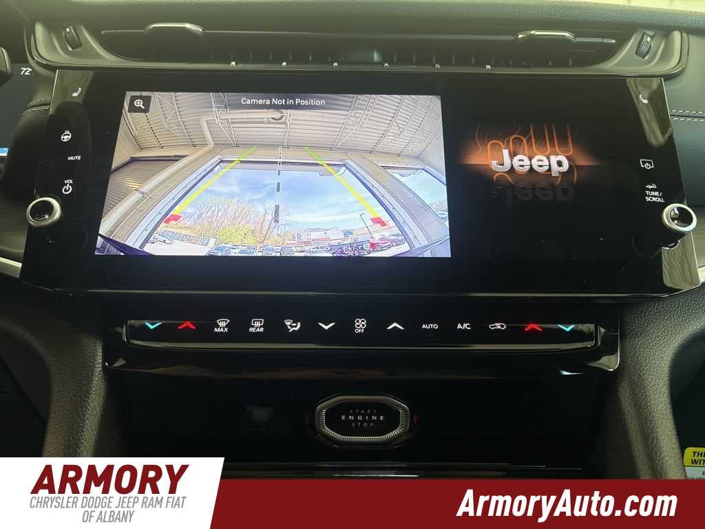 2026 Jeep Grand Cherokee Laredo Altitude
