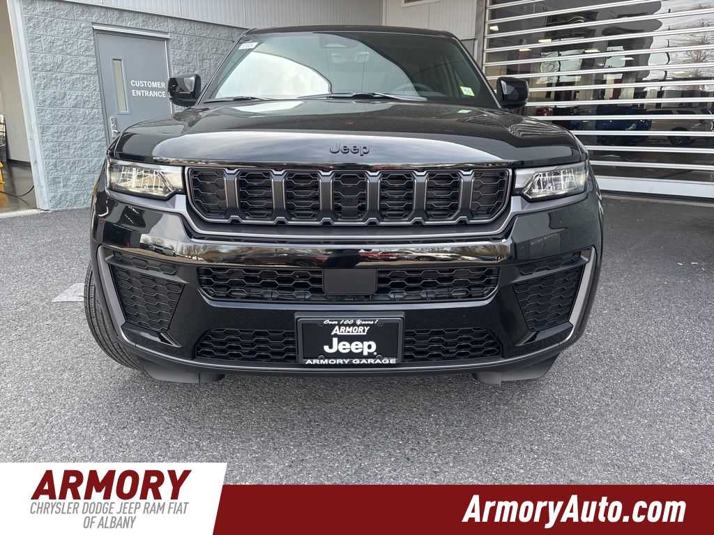 2026 Jeep Grand Cherokee Laredo Altitude