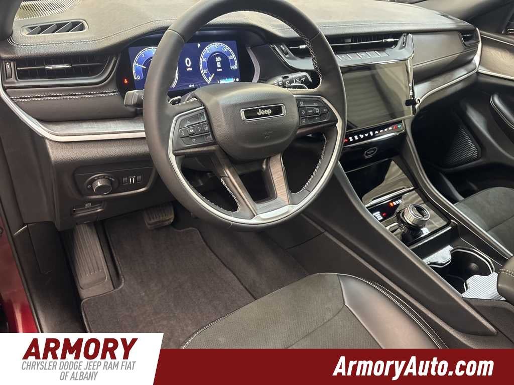 2026 Jeep Grand Cherokee Laredo Altitude