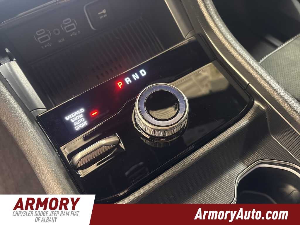 2026 Jeep Grand Cherokee Laredo Altitude