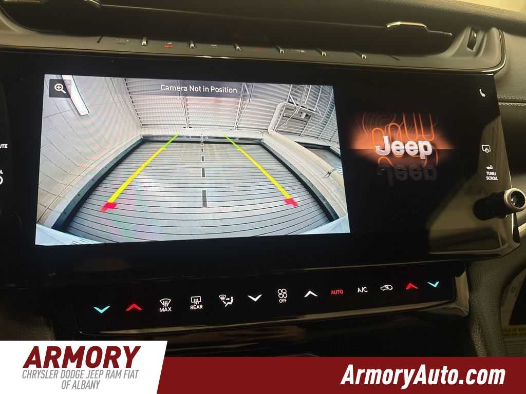 2026 Jeep Grand Cherokee Laredo Altitude