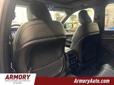 2026 Jeep Grand Cherokee Laredo Altitude