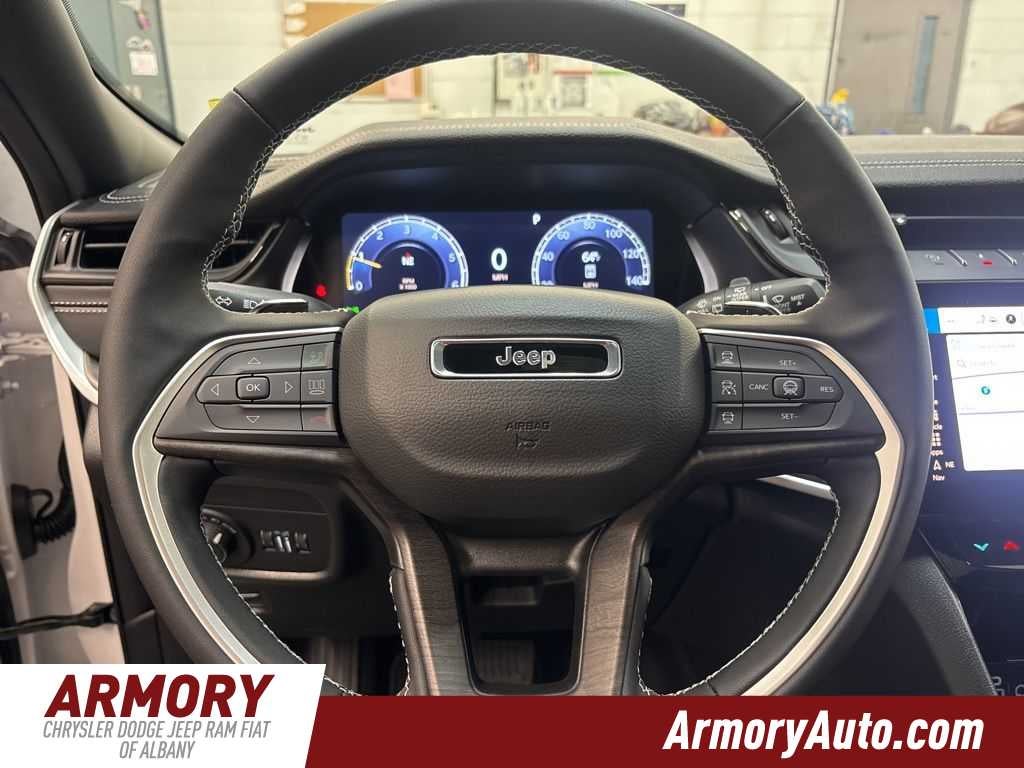 2026 Jeep Grand Cherokee Laredo Altitude