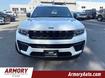 2026 Jeep Grand Cherokee Laredo Altitude