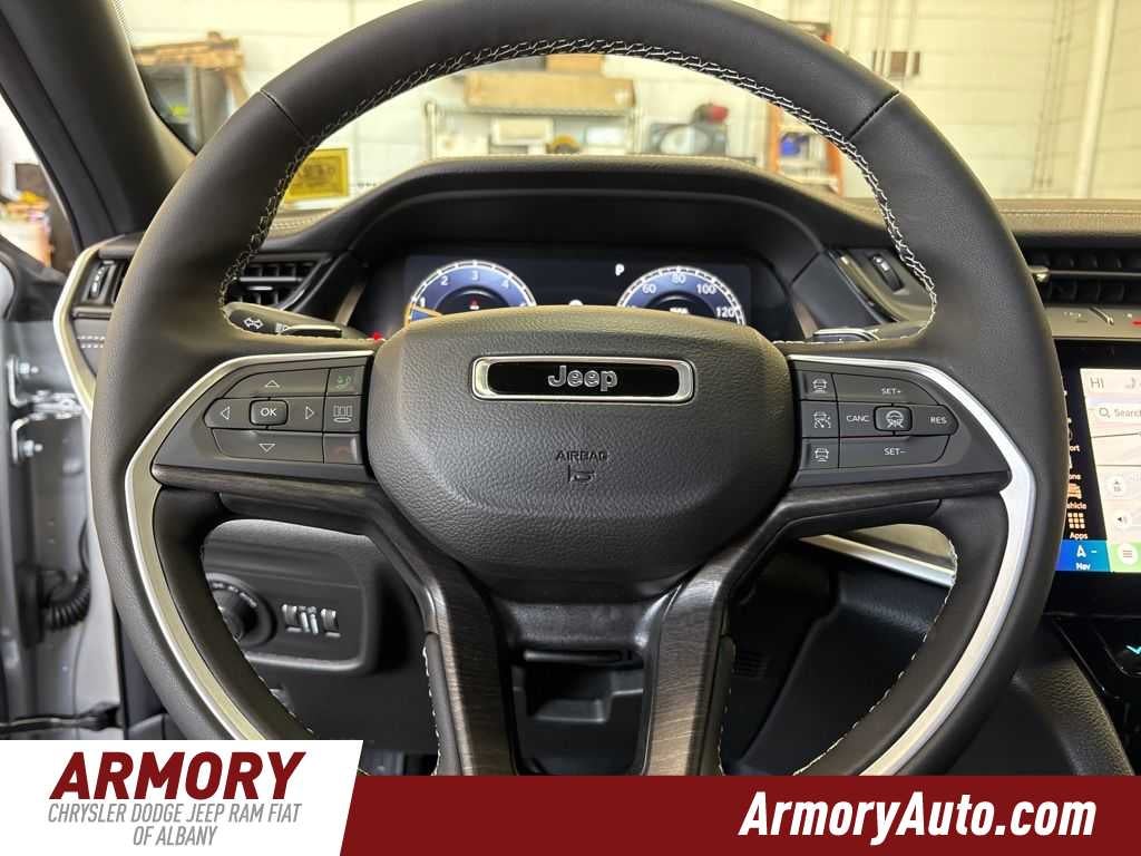 2026 Jeep Grand Cherokee Laredo Altitude