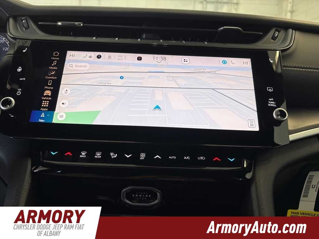 2026 Jeep Grand Cherokee Laredo Altitude