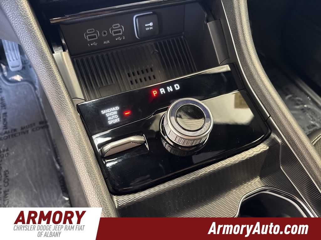 2026 Jeep Grand Cherokee Laredo Altitude
