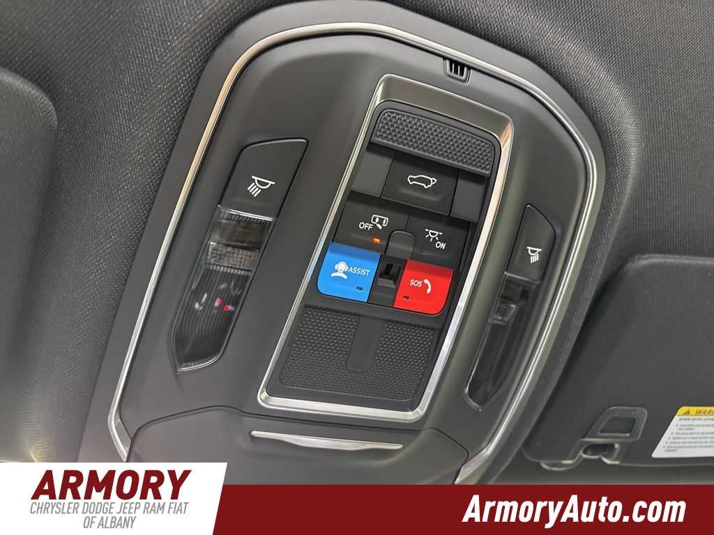 2026 Jeep Grand Cherokee Laredo Altitude