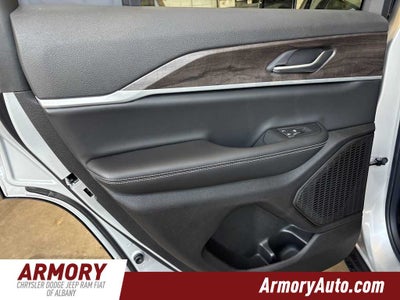 2026 Jeep Grand Cherokee Laredo Altitude