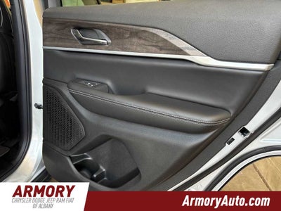 2026 Jeep Grand Cherokee Laredo Altitude