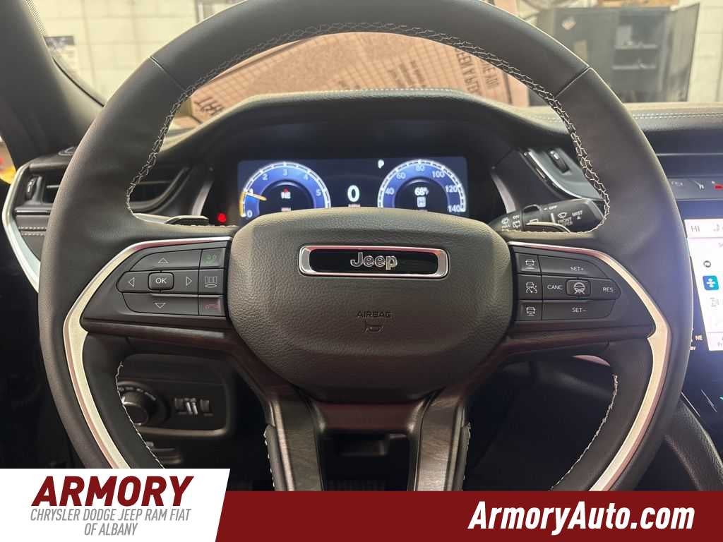 2026 Jeep Grand Cherokee Laredo Altitude