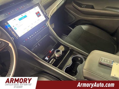 2026 Jeep Grand Cherokee Laredo Altitude