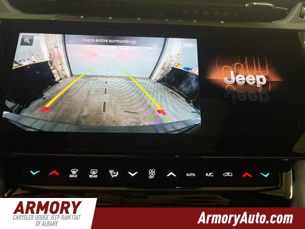 2026 Jeep Grand Cherokee Laredo Altitude