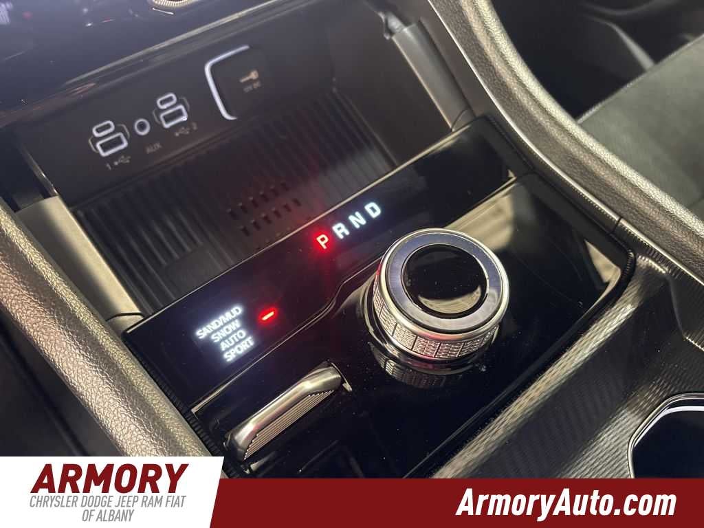 2026 Jeep Grand Cherokee Laredo Altitude