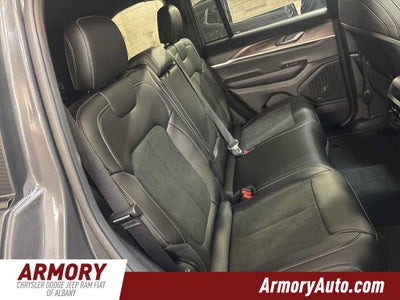 2026 Jeep Grand Cherokee Laredo Altitude