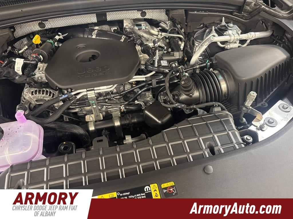 2026 Jeep Grand Cherokee Laredo Altitude