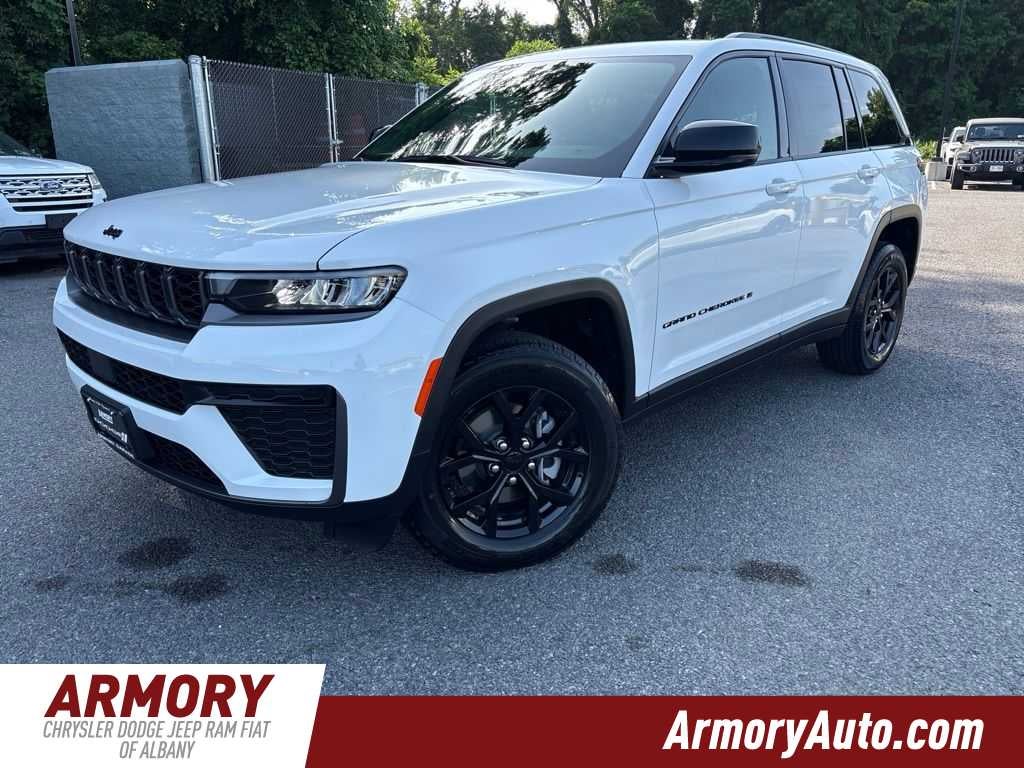 2026 Jeep Grand Cherokee Laredo Altitude
