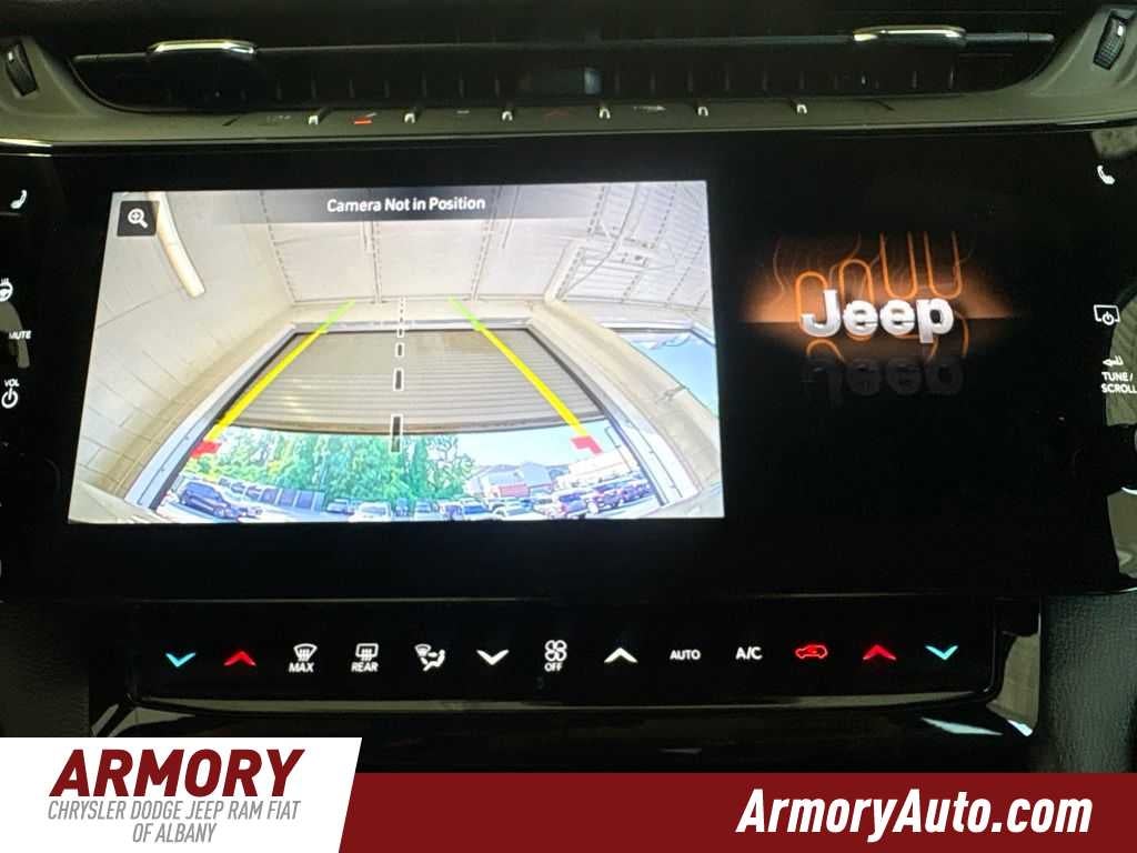 2026 Jeep Grand Cherokee Laredo Altitude