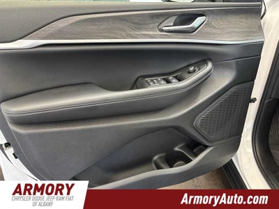 2026 Jeep Grand Cherokee Laredo Altitude
